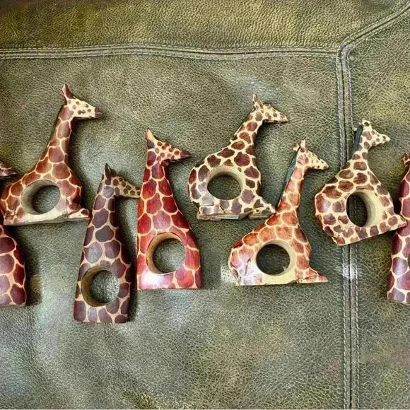 8 Hand carved wood giraffe napkin holders - Picture 2 of 4